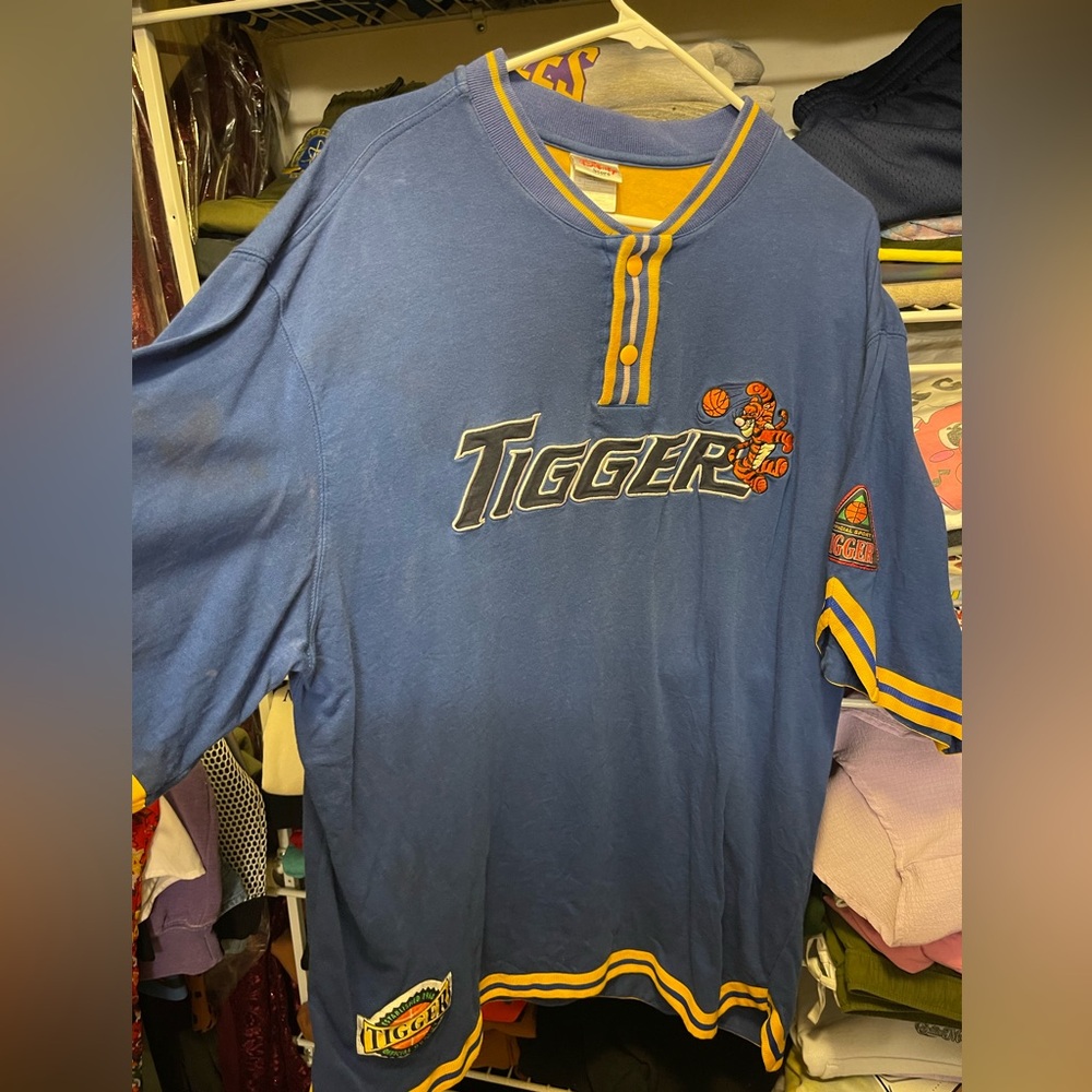 Men’s disney store tiger vintage over size shirt